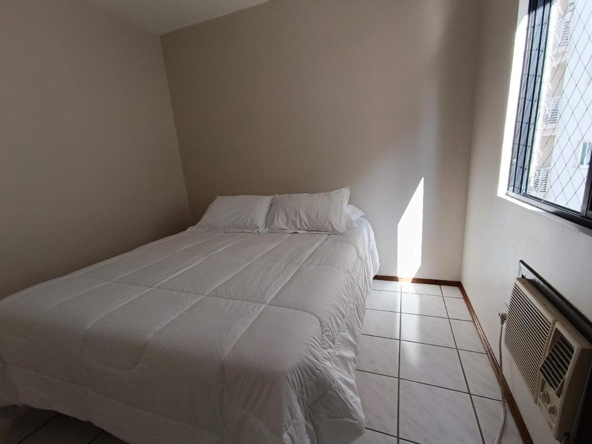 Apto Quadra Mar 1sui 2qua A 50m Da - Somente Familiares Balneario Camboriu