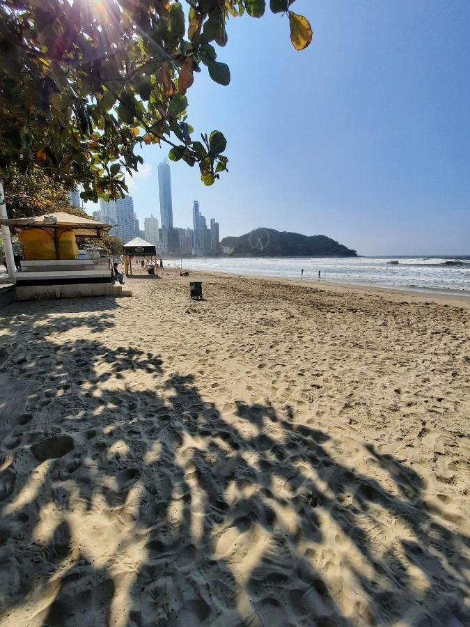 Apto Quadra Mar 1sui 2qua A 50m Da - Somente Familiares Apartamento Balneario Camboriu