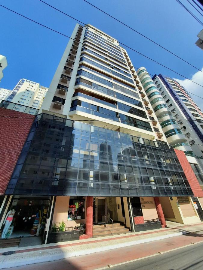 Apto Quadra Mar 1sui 2qua A 50m Da - Somente Familiares Apartamento Balneario Camboriu