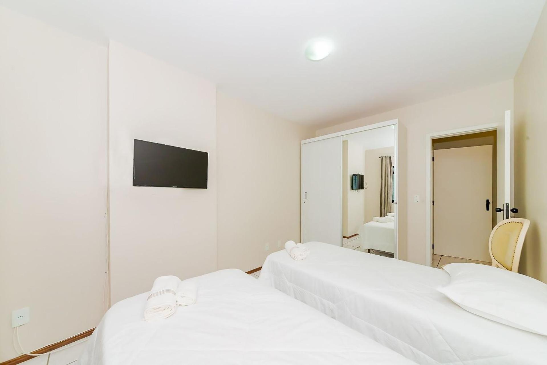 Apto Quadra Mar 1sui 2qua A 50m Da - Somente Familiares * Balneario Camboriu