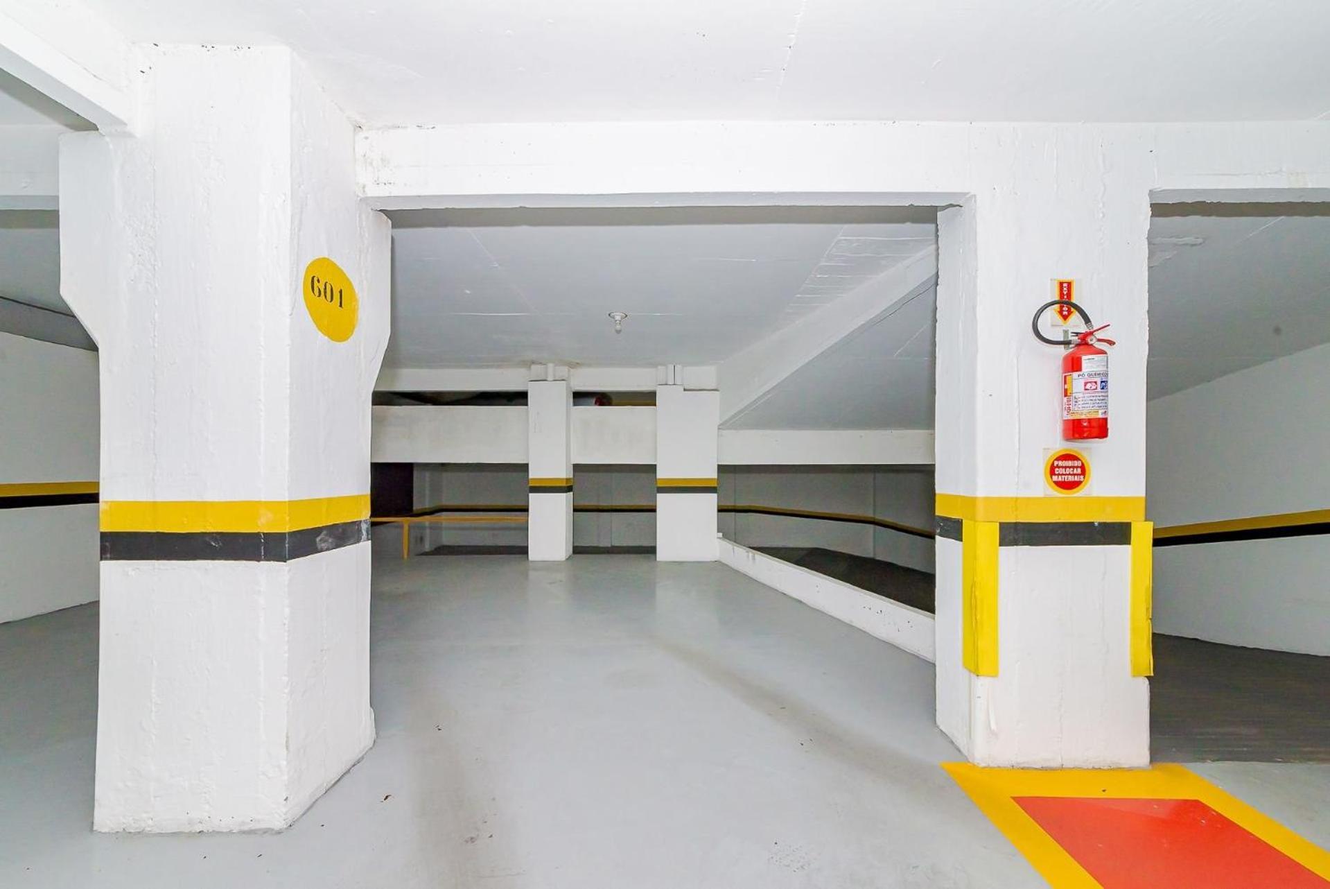 Apto Quadra Mar 1sui 2qua A 50m Da - Somente Familiares Balneario Camboriu