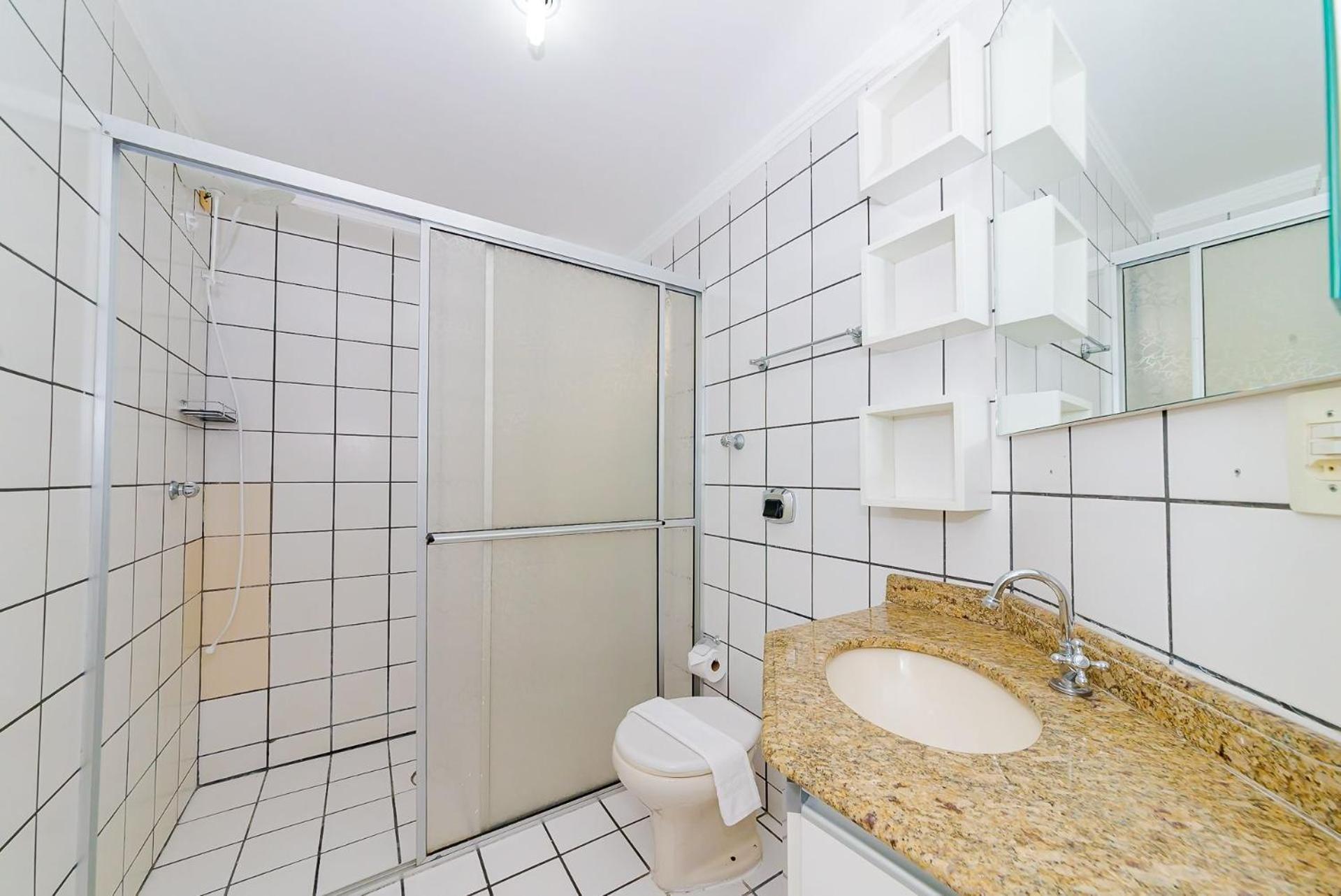 Apto Quadra Mar 1sui 2qua A 50m Da - Somente Familiares Apartamento